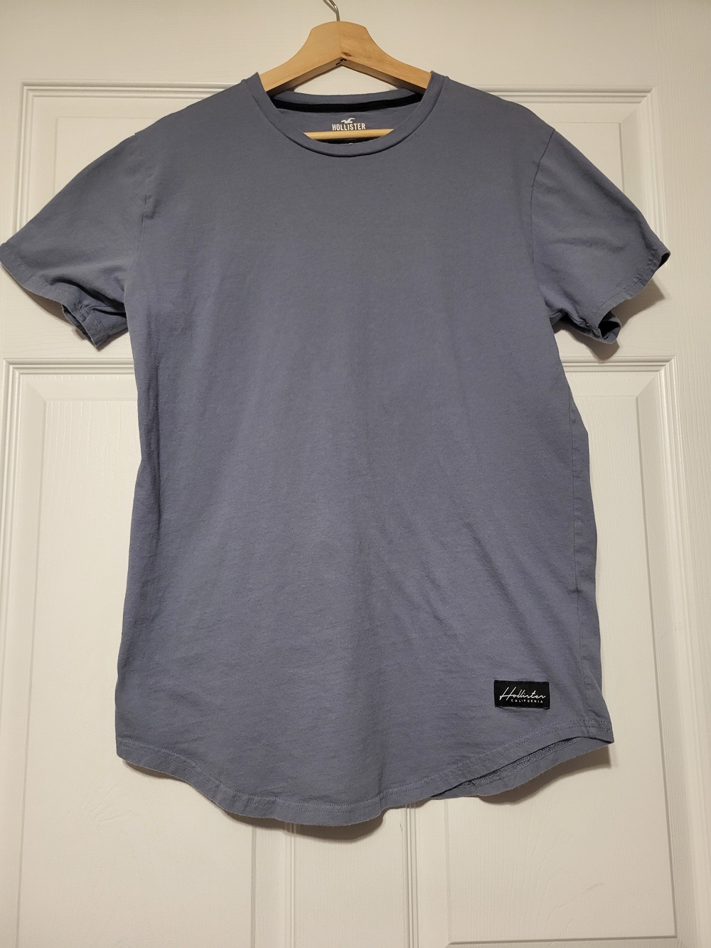 Hollister Men's Curved Hem Tee Size M Blue Grey Short Sleeve 100% Cotton